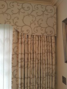 Shaped pelmet